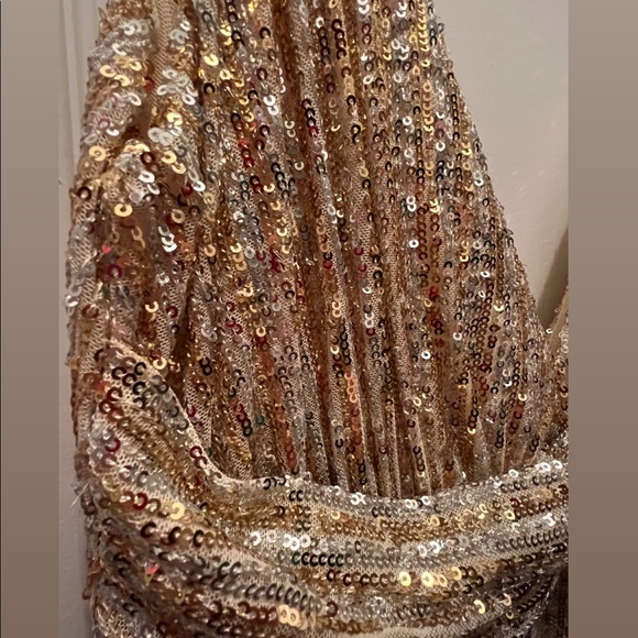 LUXXEL FULL LENGTH FORMAL DRESS, size large. Great condition used once. - Picture 5 of 7